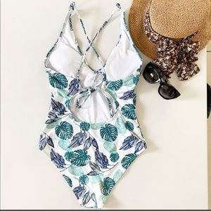 Cupshe Swim - CUPSHE TROPICAL LEAVES ONE PIECE SWIMSUIT Cupshe Swim - CUPSHE TROPICAL LEAVES ONE PIECE SWIMSUIT
